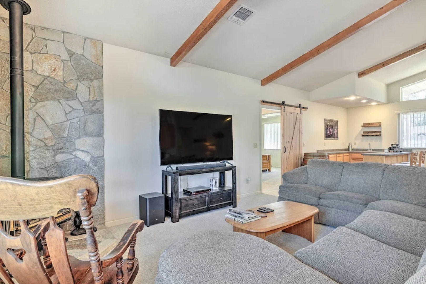 Woodsy Groveland Cabin w/ Deck < 3 Mi to Lake