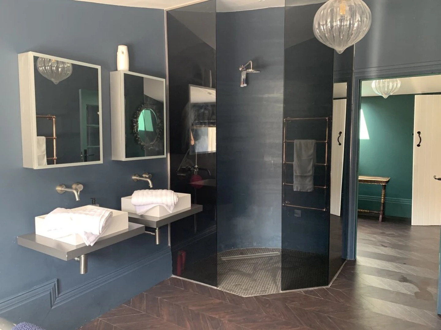 Stylish 5-bed Coach House in Badgworth