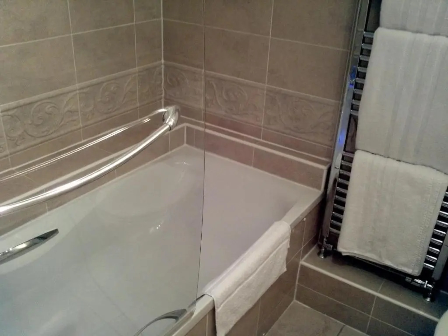 Rogerthorpe Manor Hotel