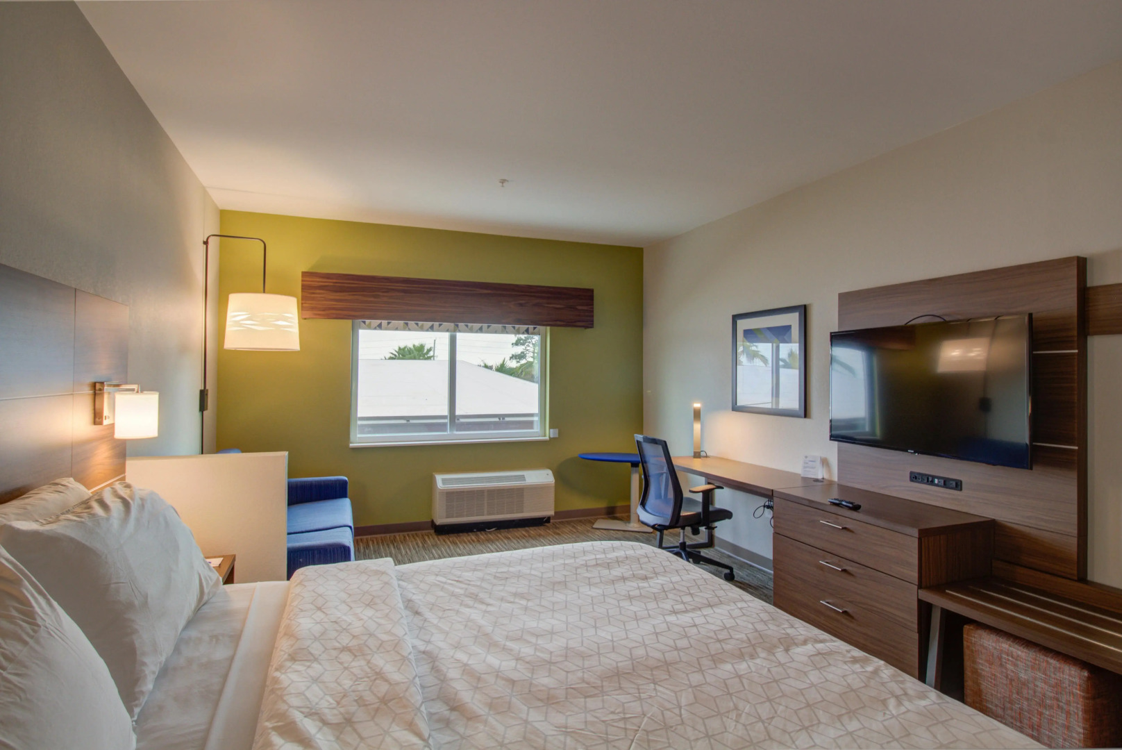 Holiday Inn Express Fort Walton Beach Central by IHG