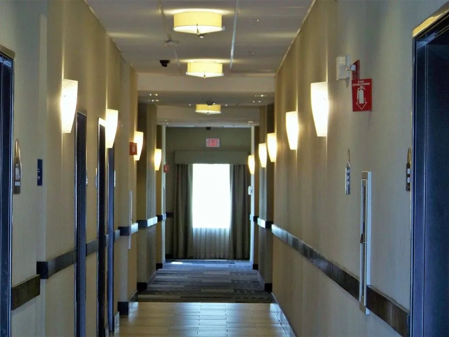 Days Inn & Suites Mineral Wells