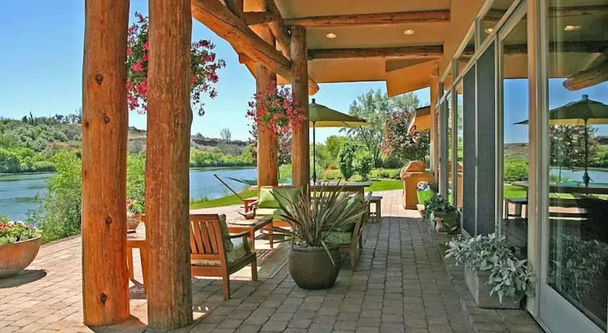 Thousand Springs Winery Bed and Breakfast