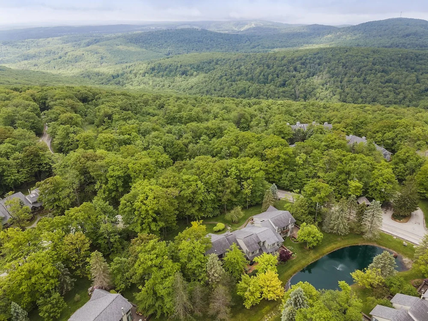 Charming Getaway 4BR 3Bath Hot Tub