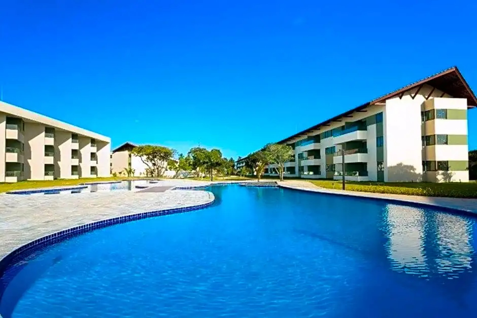 Carneiros Beach Resort