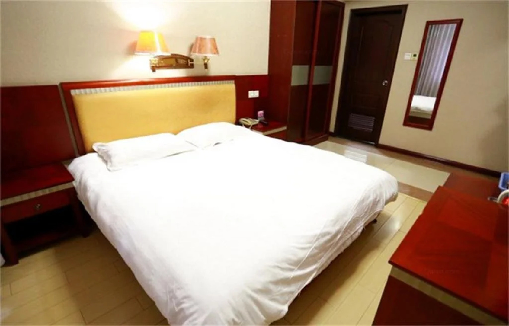 Pai Hotel Bengbu Train Station