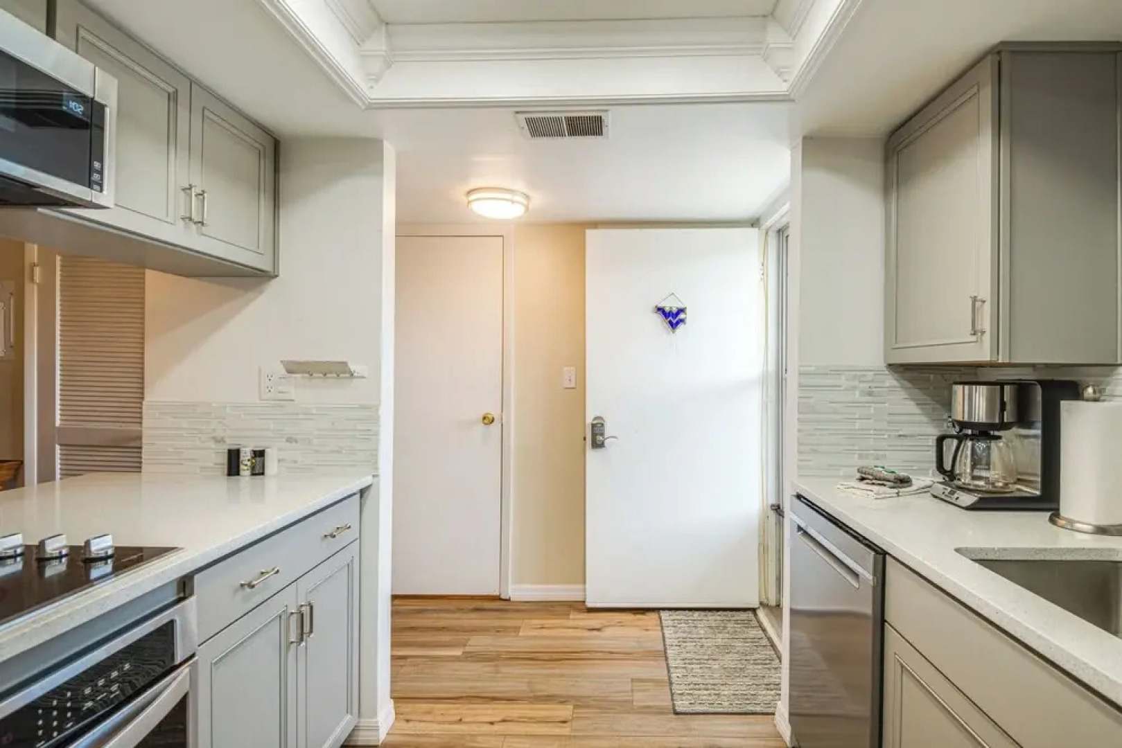 Quaint Welaka Getaway: Steps to St Johns River!