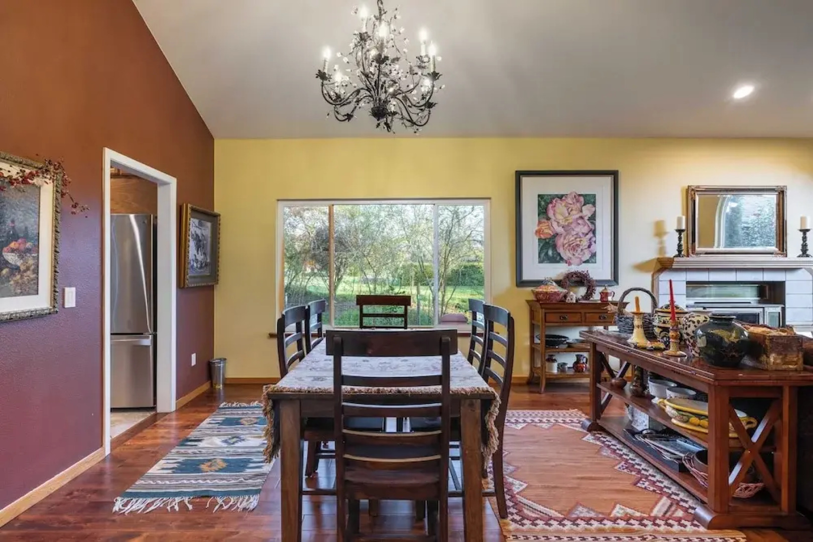 Valley of the Moon by Avantstay Tranquil Escape, Large Yard w/ Hot Tub & Fire Pit