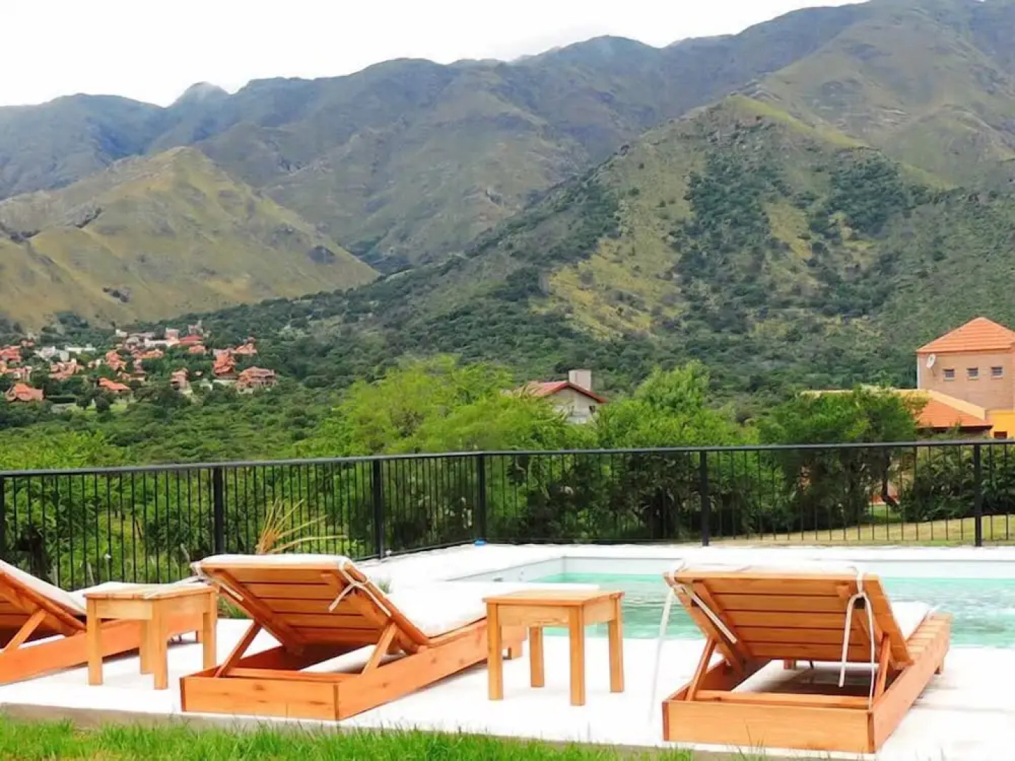 Parque Los Nogales Apart Hotel