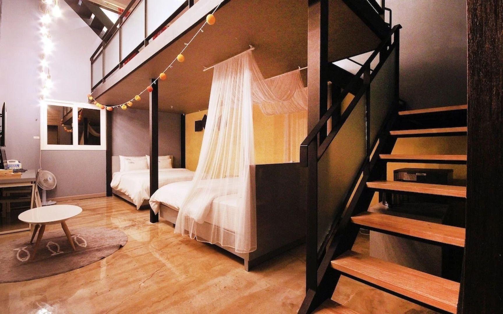 Yeongju Case Business Hotel