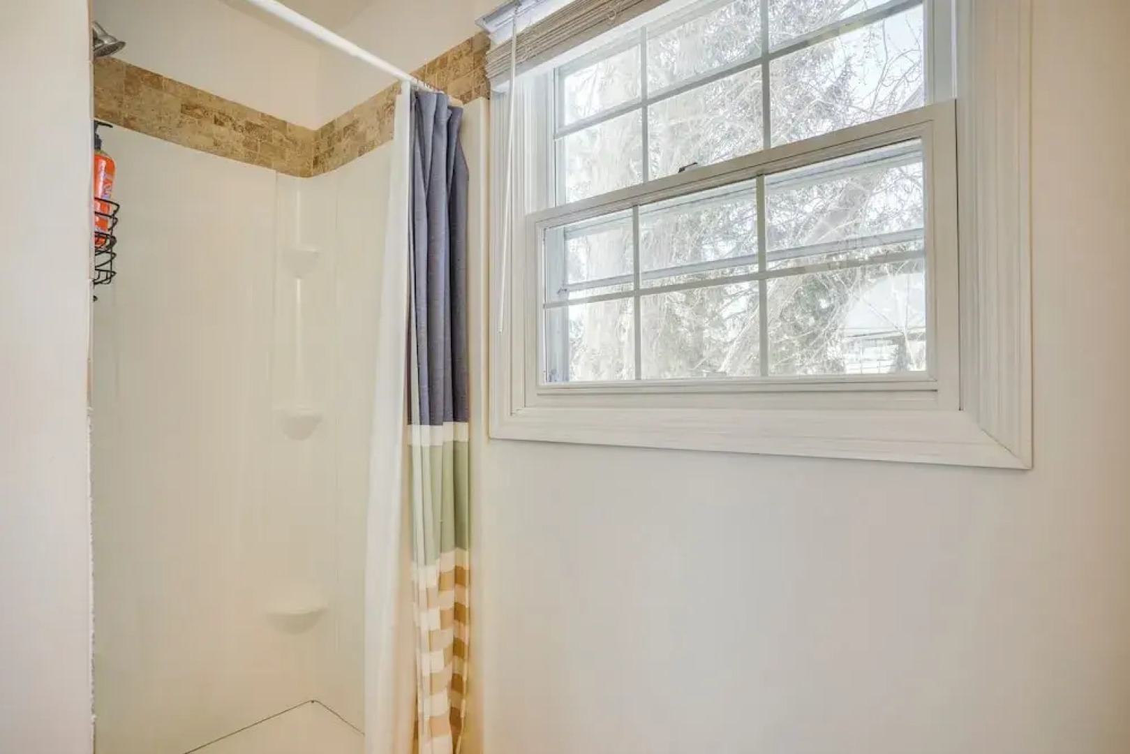 1/2 Mi to Lake Geneva: Home w/ Game Room