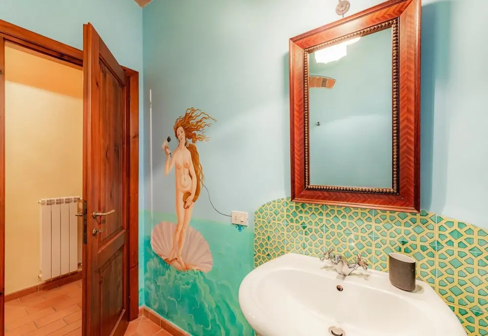 Botticelli With Whirlpool Sauna and Pool