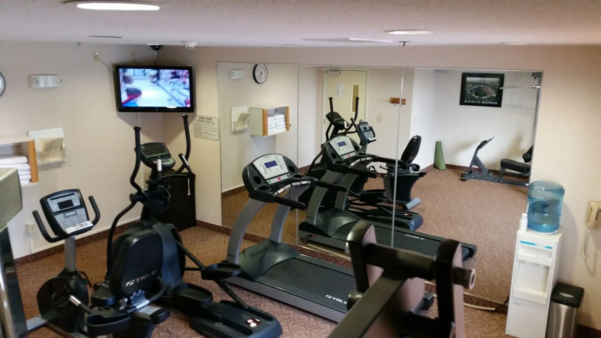 Best Western Plus Twin View Inn & Suites