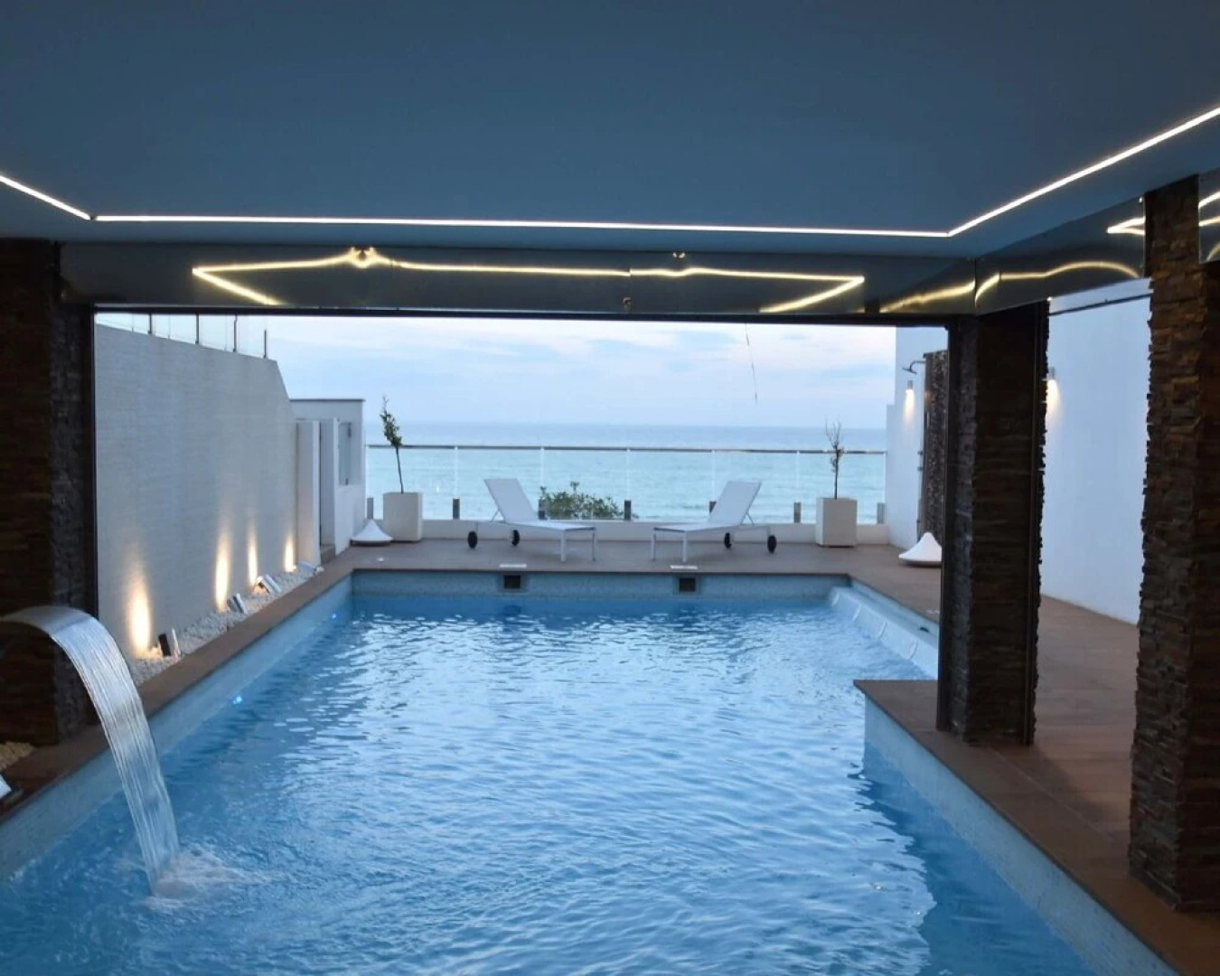 Gaudí Vilanova Hlclub House Hutb-038675