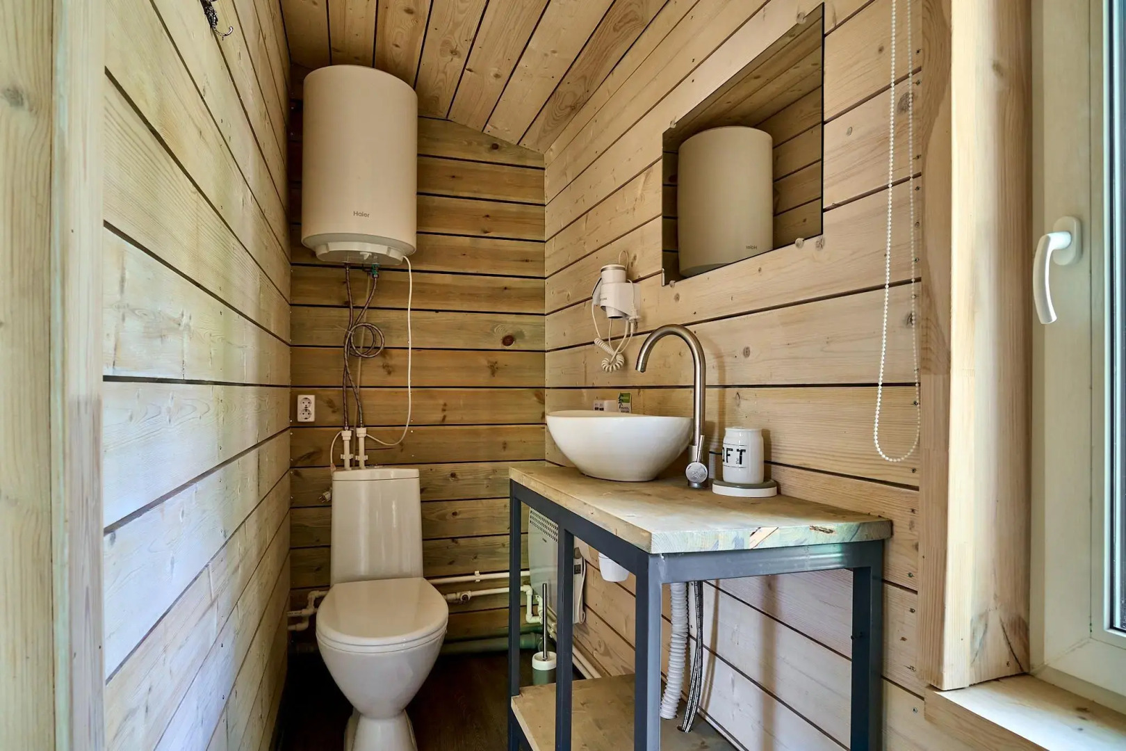 Дача Голубое Озеро с камином