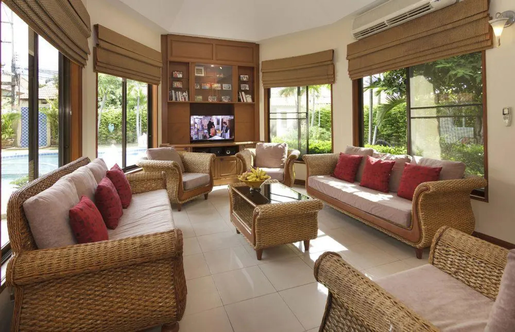 Pattaya Hill, Near the City and Beach