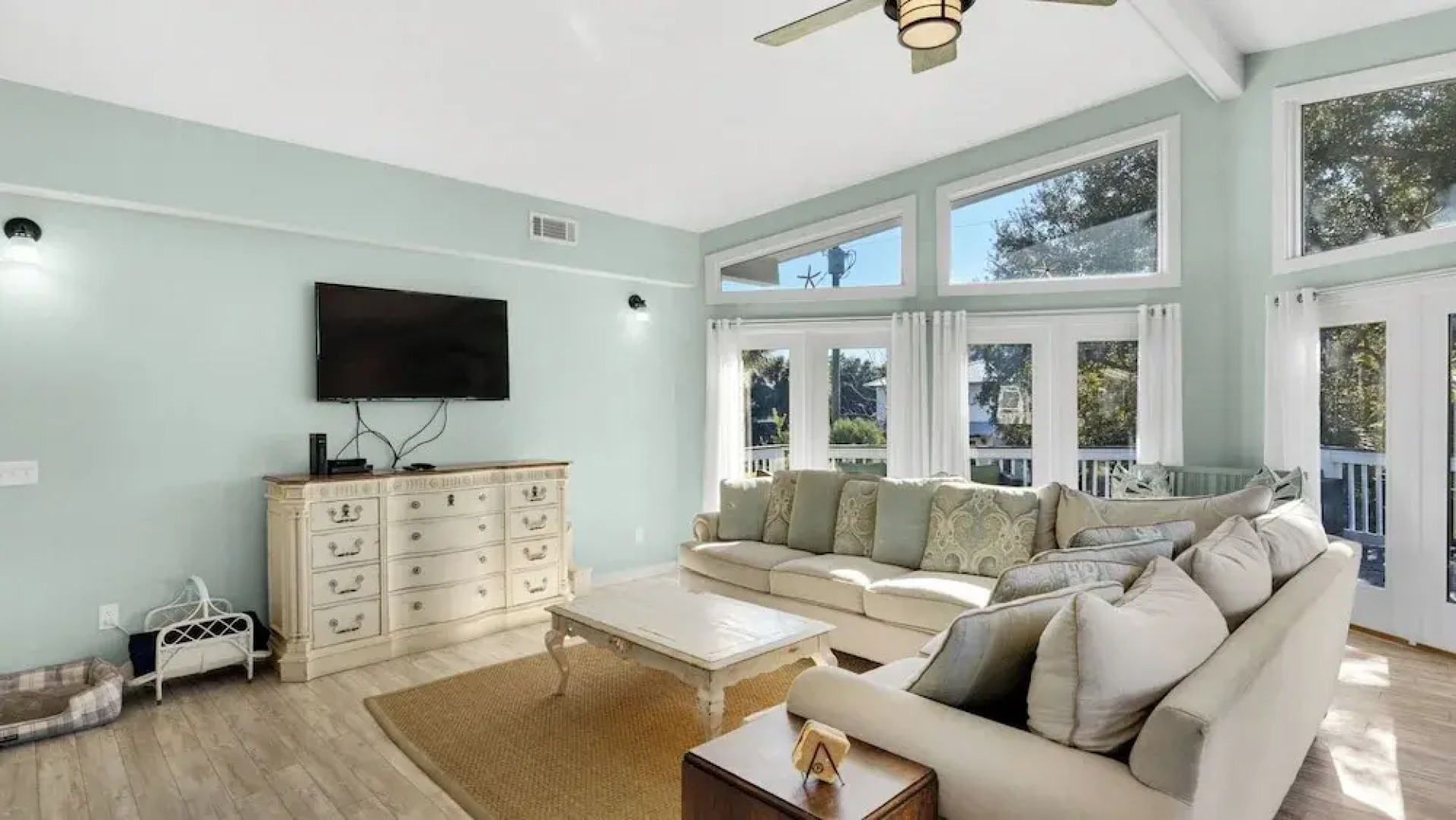Your Ideal Beach Getaway With Private Pool, Game Room and Close to Beach!