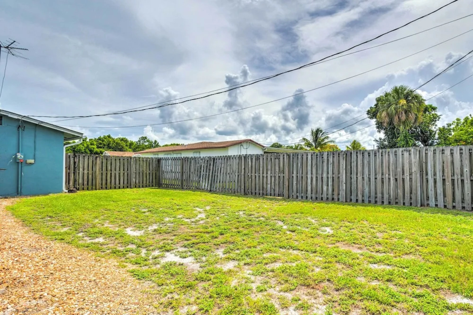 'tropical Landing' Stuart Home w/ Pool + Grill!