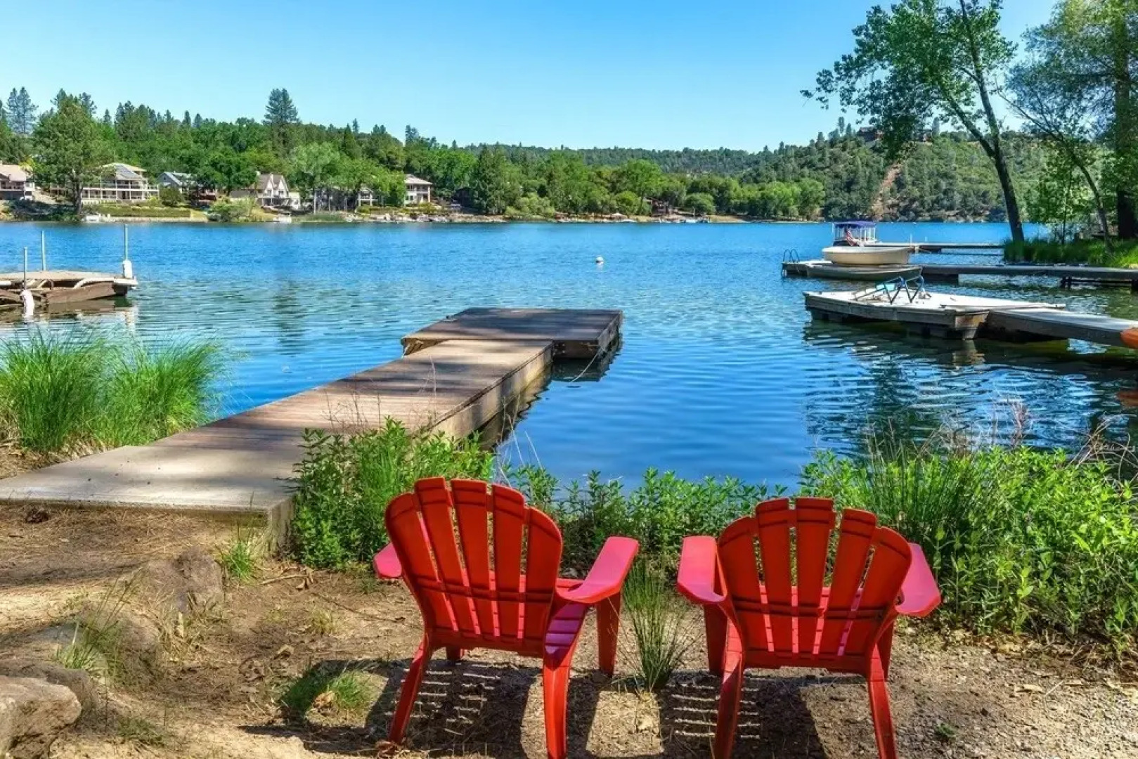 Hart Lake House - Amazing Location 500 Feet to Marina Beach and Pet Friendly! by Yosemite Region Resorts