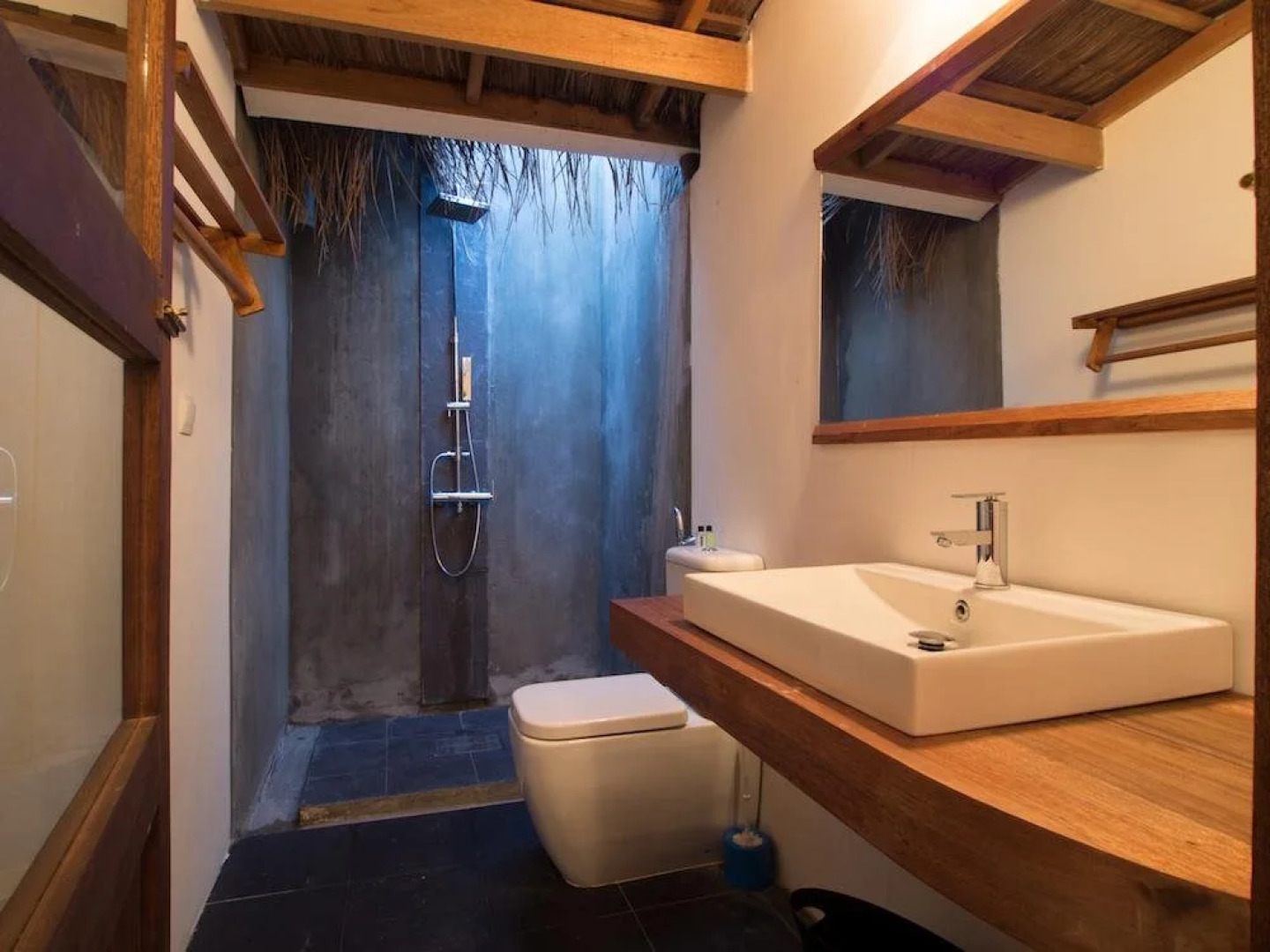 Maldives Oceanic Village