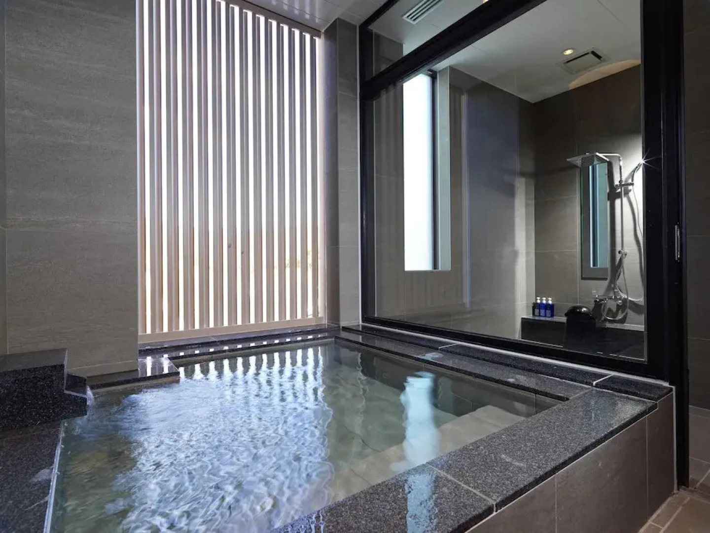 Lake Toya Tsuruga Resort Hikari no uta