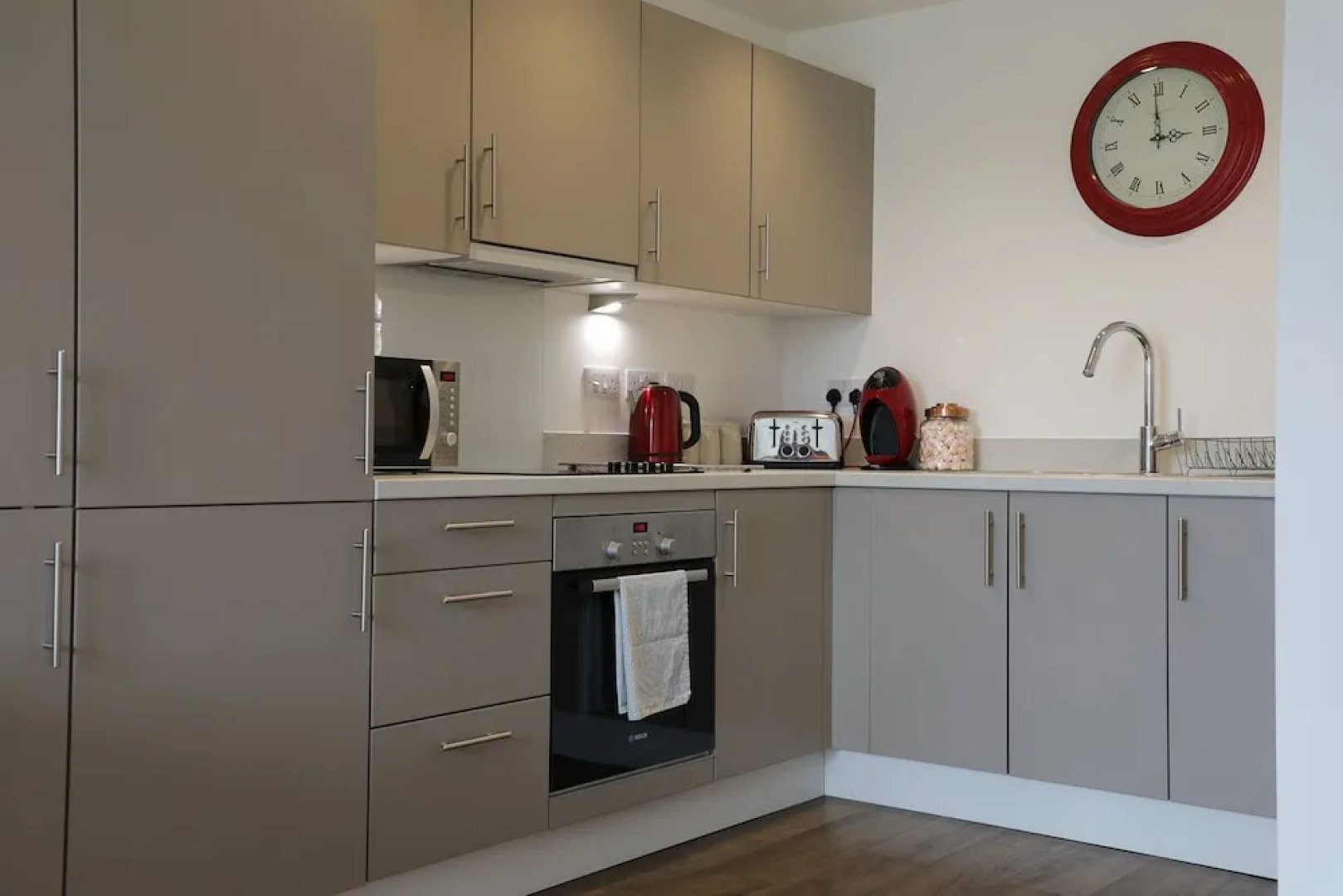 Luxury Bath Riverside Apt Parking & Gym