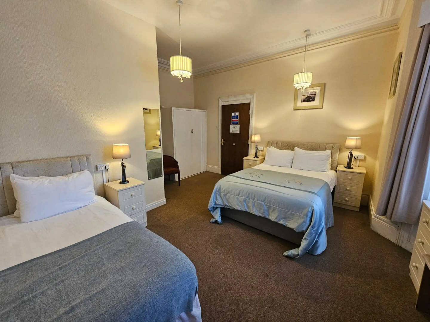 Rivelyn Hotel Bar & Restaurant