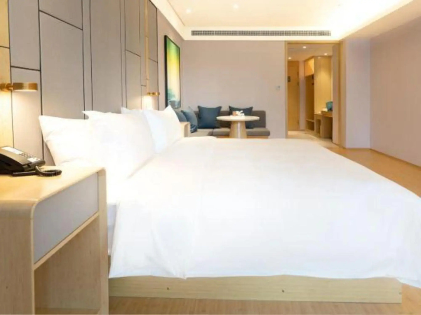 JI Hotel (Changji Huanyu Square)