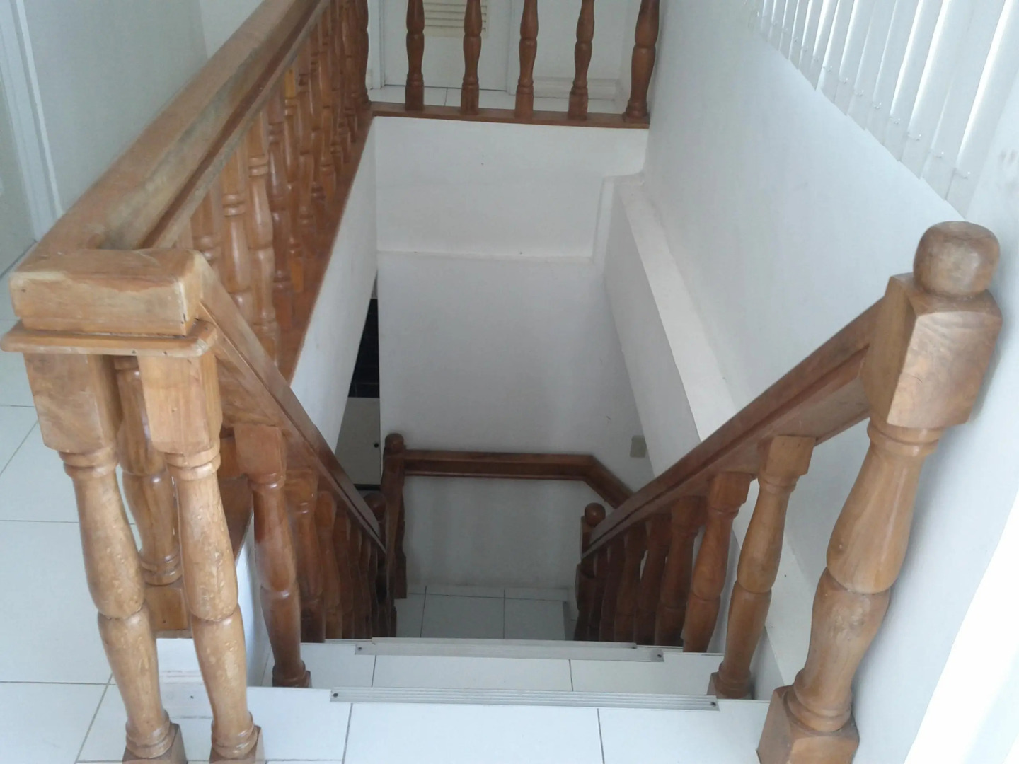 Luzmin BH - White House