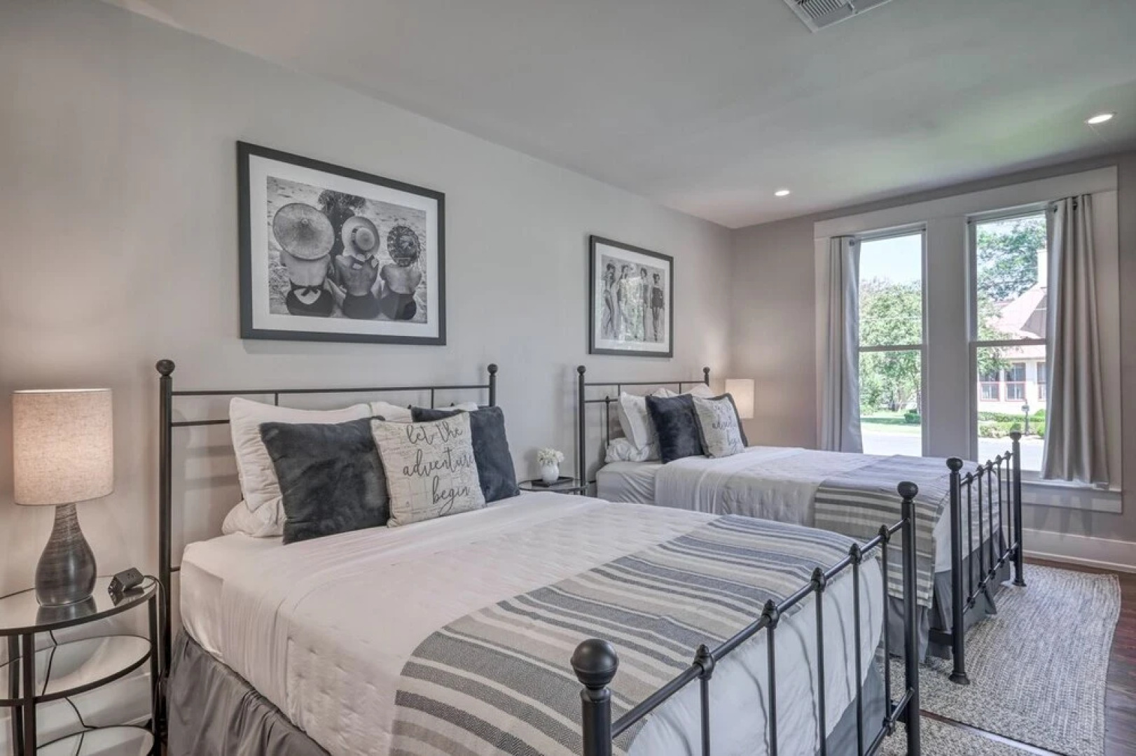 Modern Luxurious Home-w/game Room and Firepit!