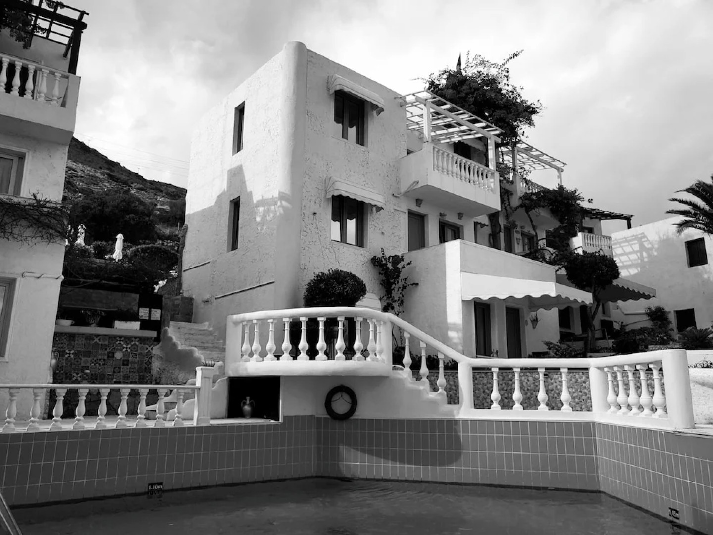 Room in Guest Room - Sun Shine Senior Suite Full View