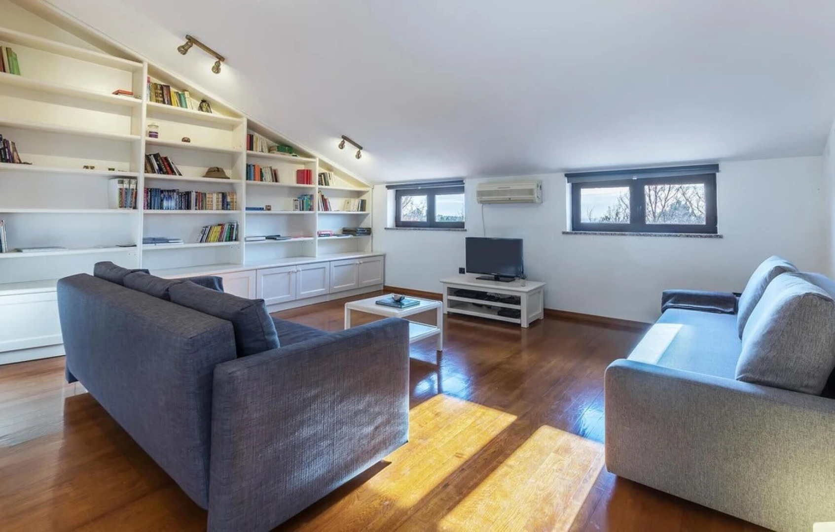 Stunning Home in Trget With Outdoor Swimming Pool, Wifi and 2 Bedrooms