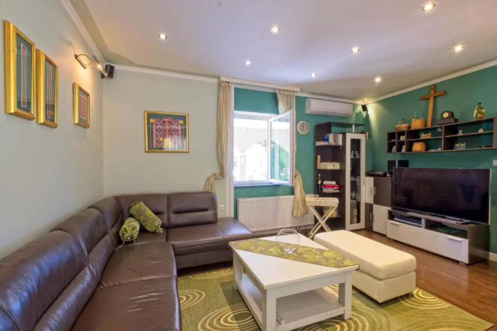 Villa Thousand Roses