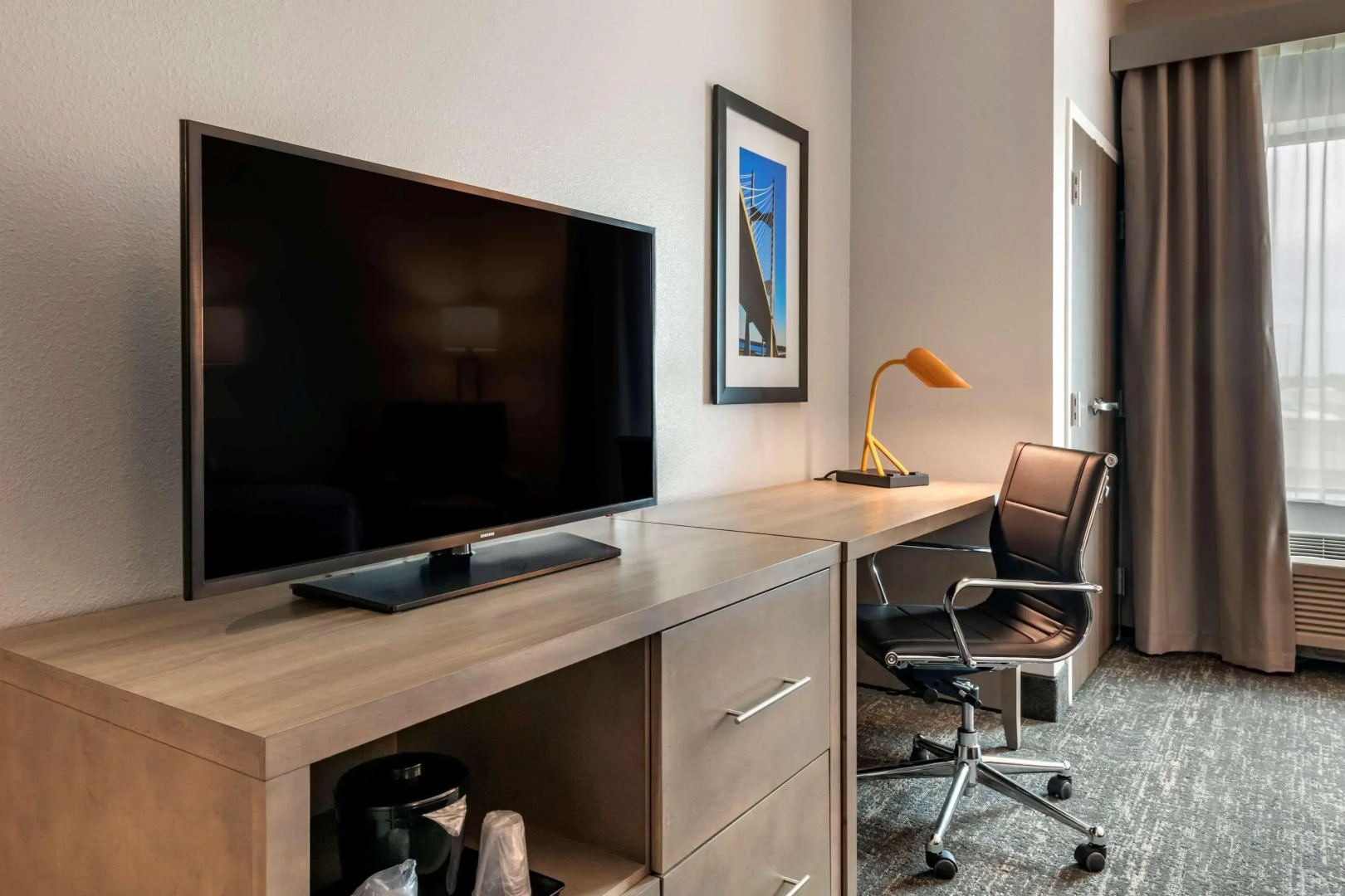 Comfort Inn & Suites Jacksonville - Orange Park Near Naval Air Station