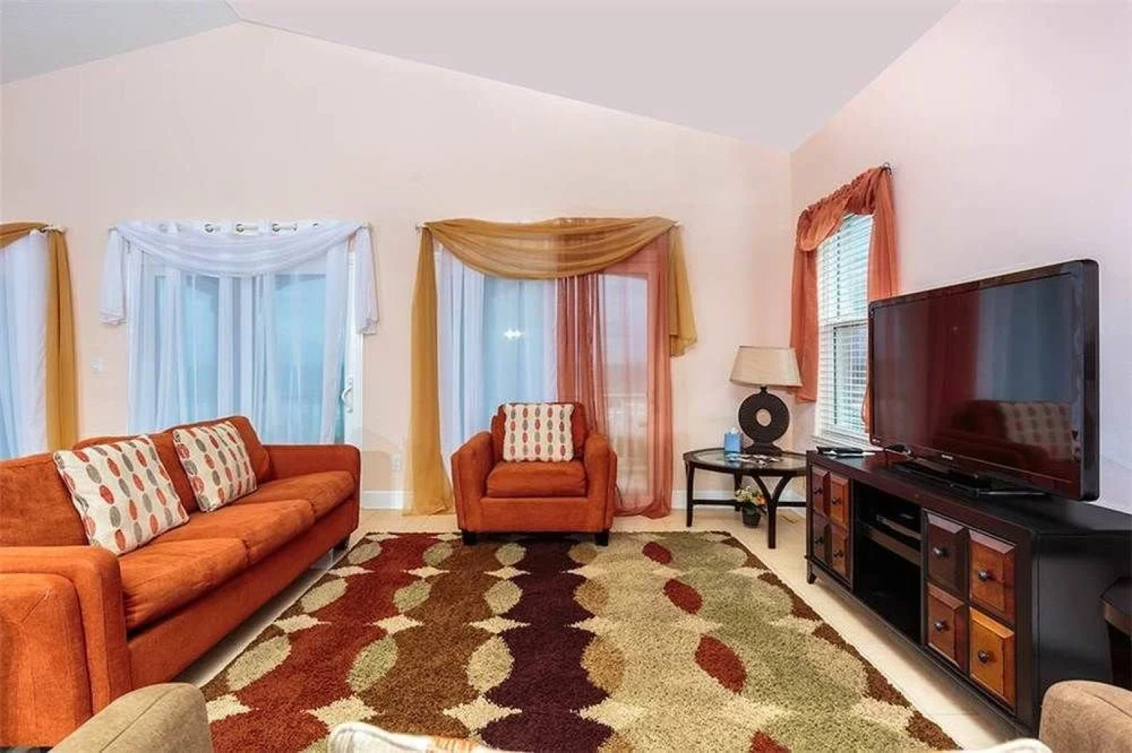 Water's Edge 4 Br home by RedAwning