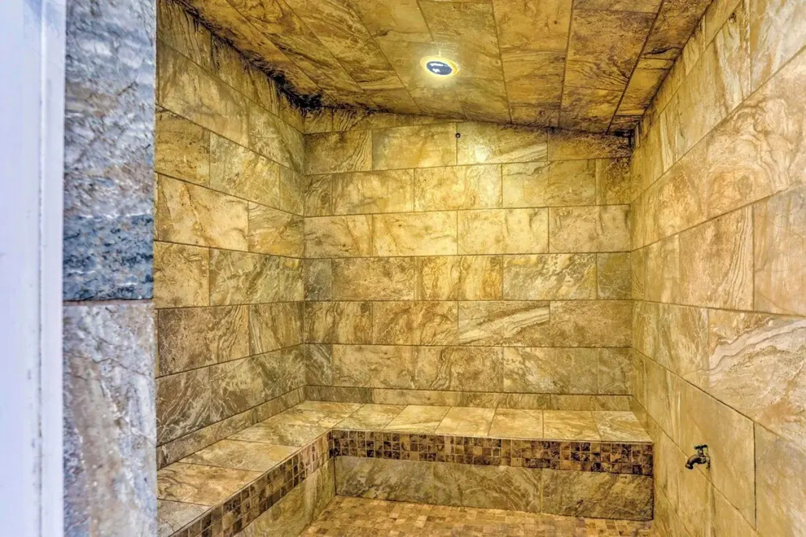 Resort Perks: Gulf Shores Beach-inspired Condo!