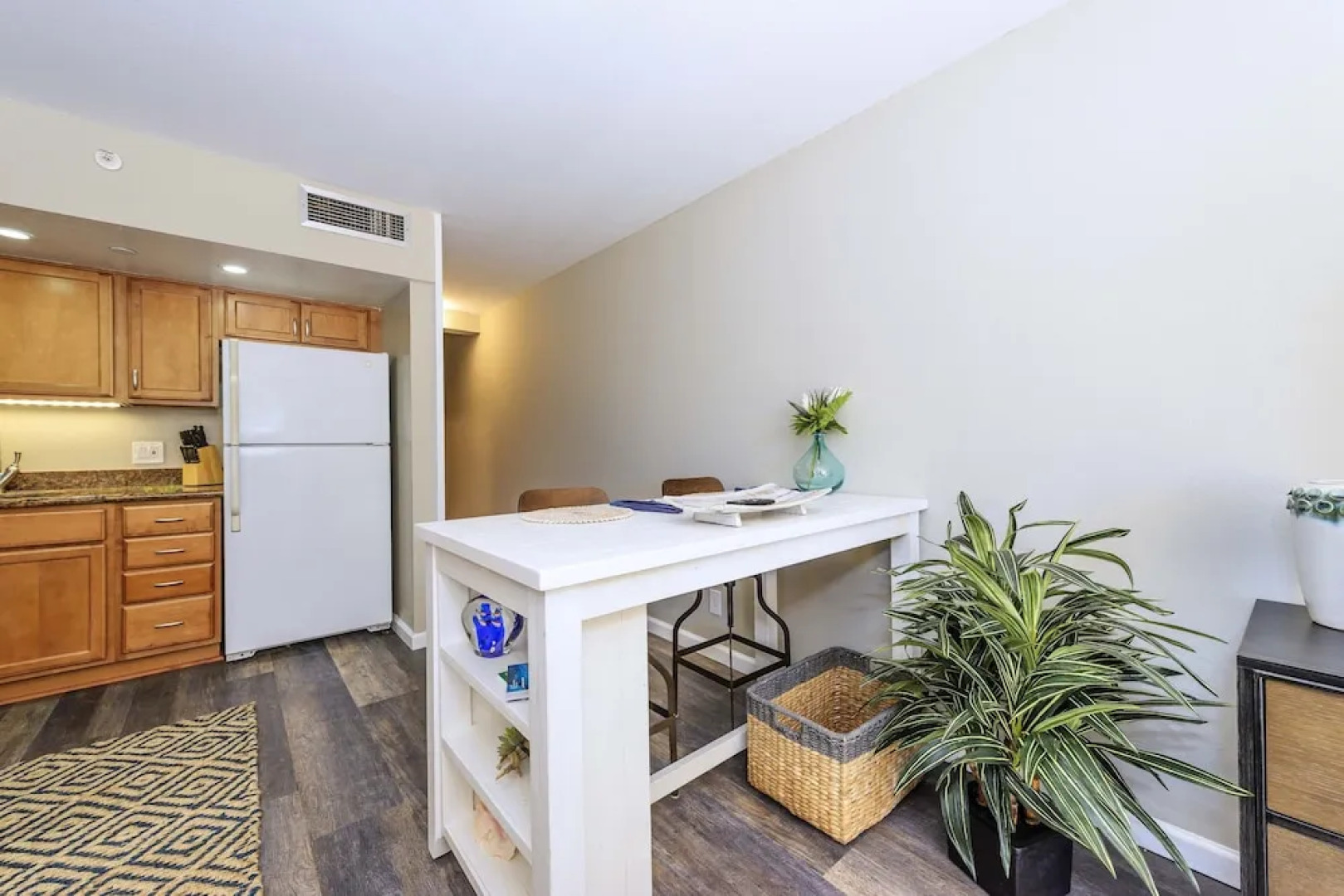 Royal Kahana 119 Studio Studio Bedroom Condo by RedAwning