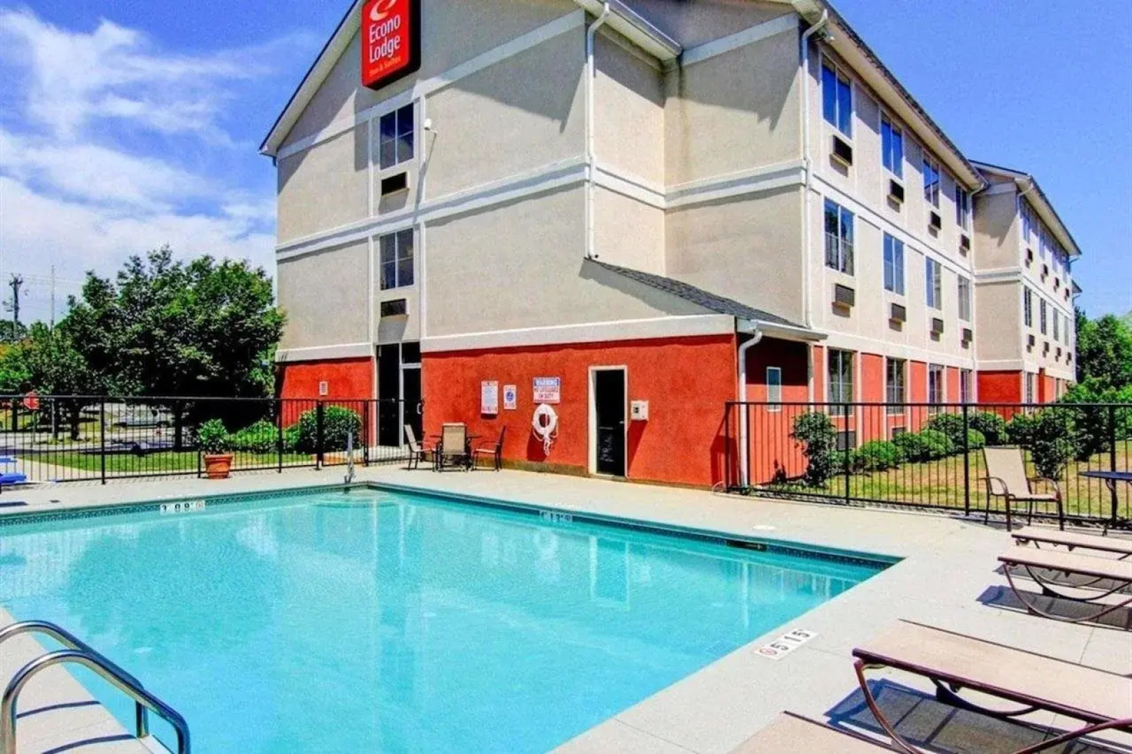 Econo Lodge Inn & Suites Douglasville