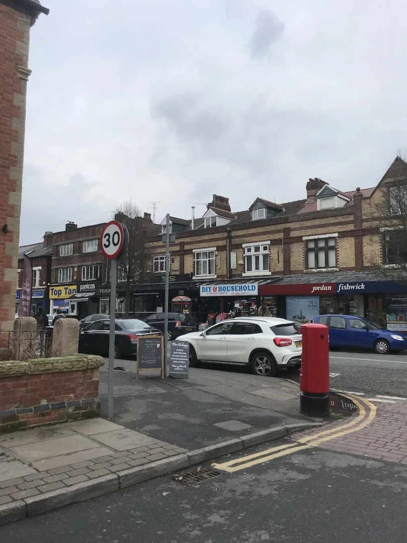 Barlow Place Apartment