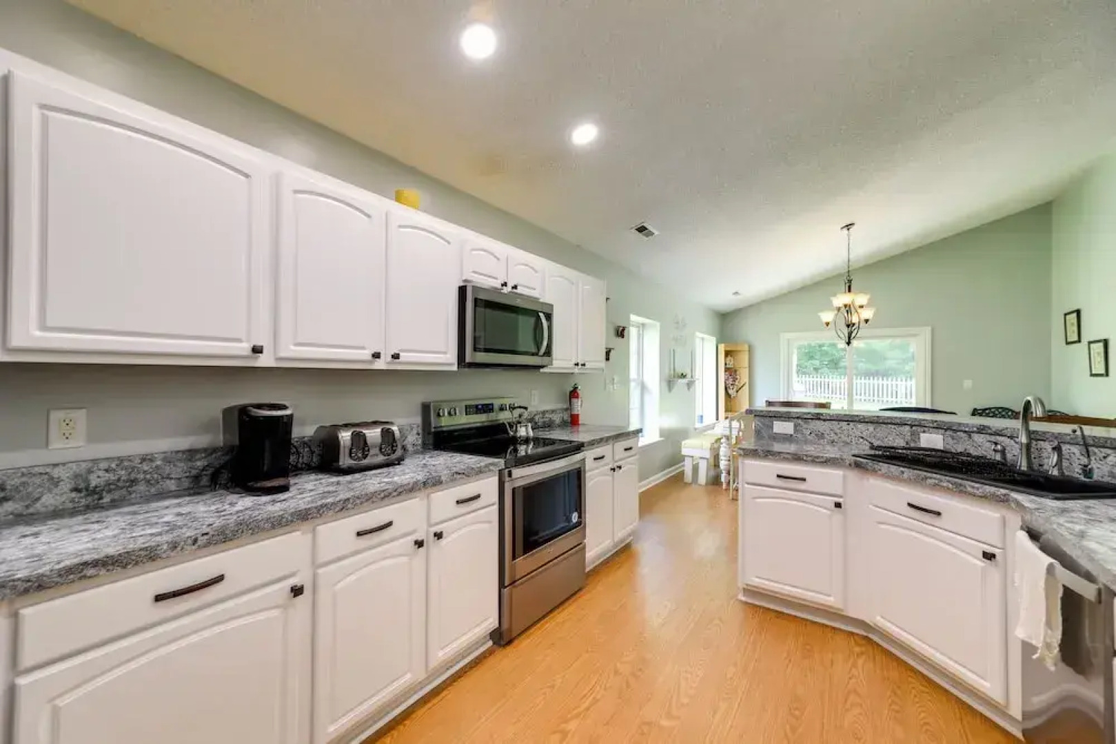 Swansboro Vacation Rental, 4 Mi to Hammocks Beach!