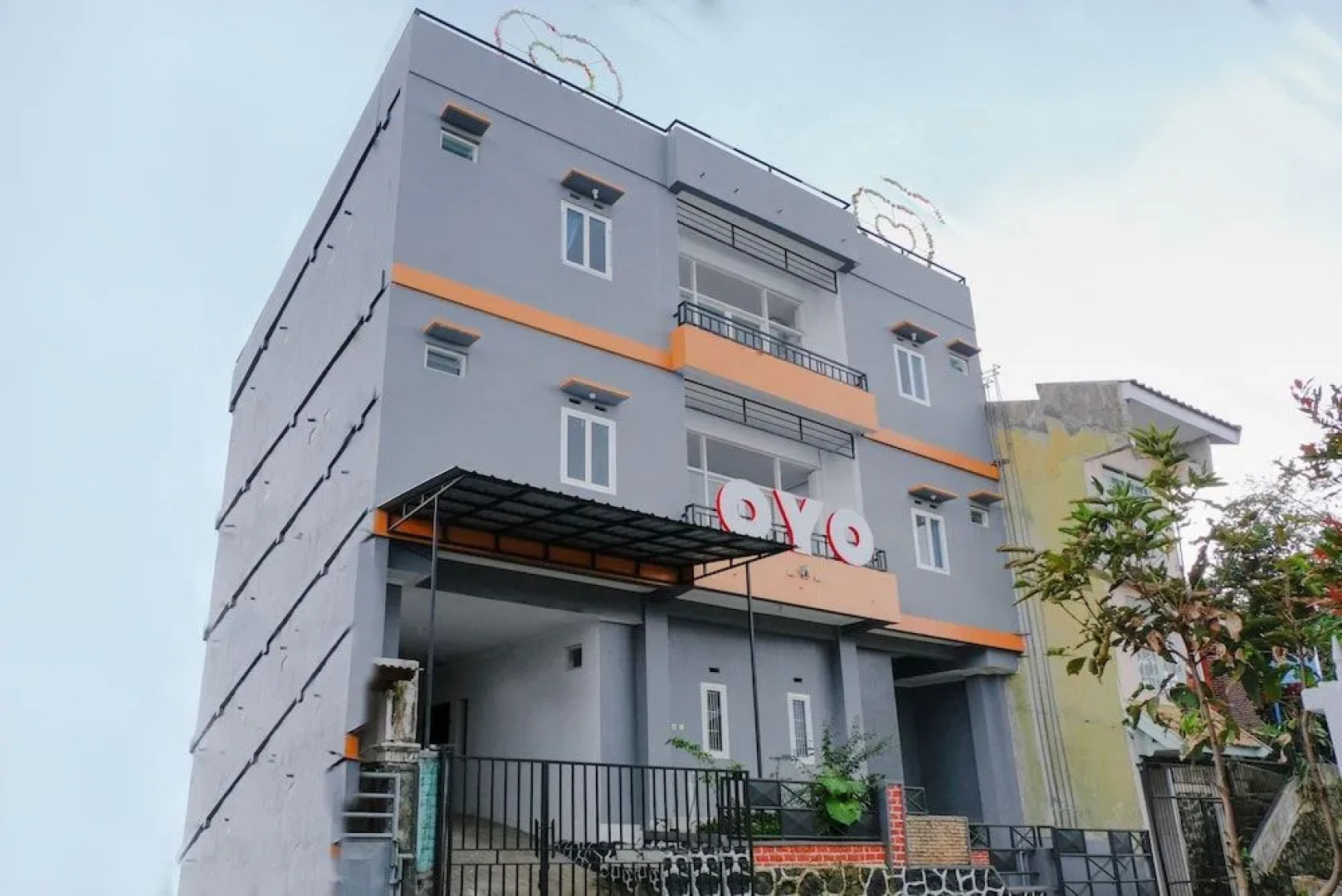 Oyo 437 Hnr Homestay Syariah