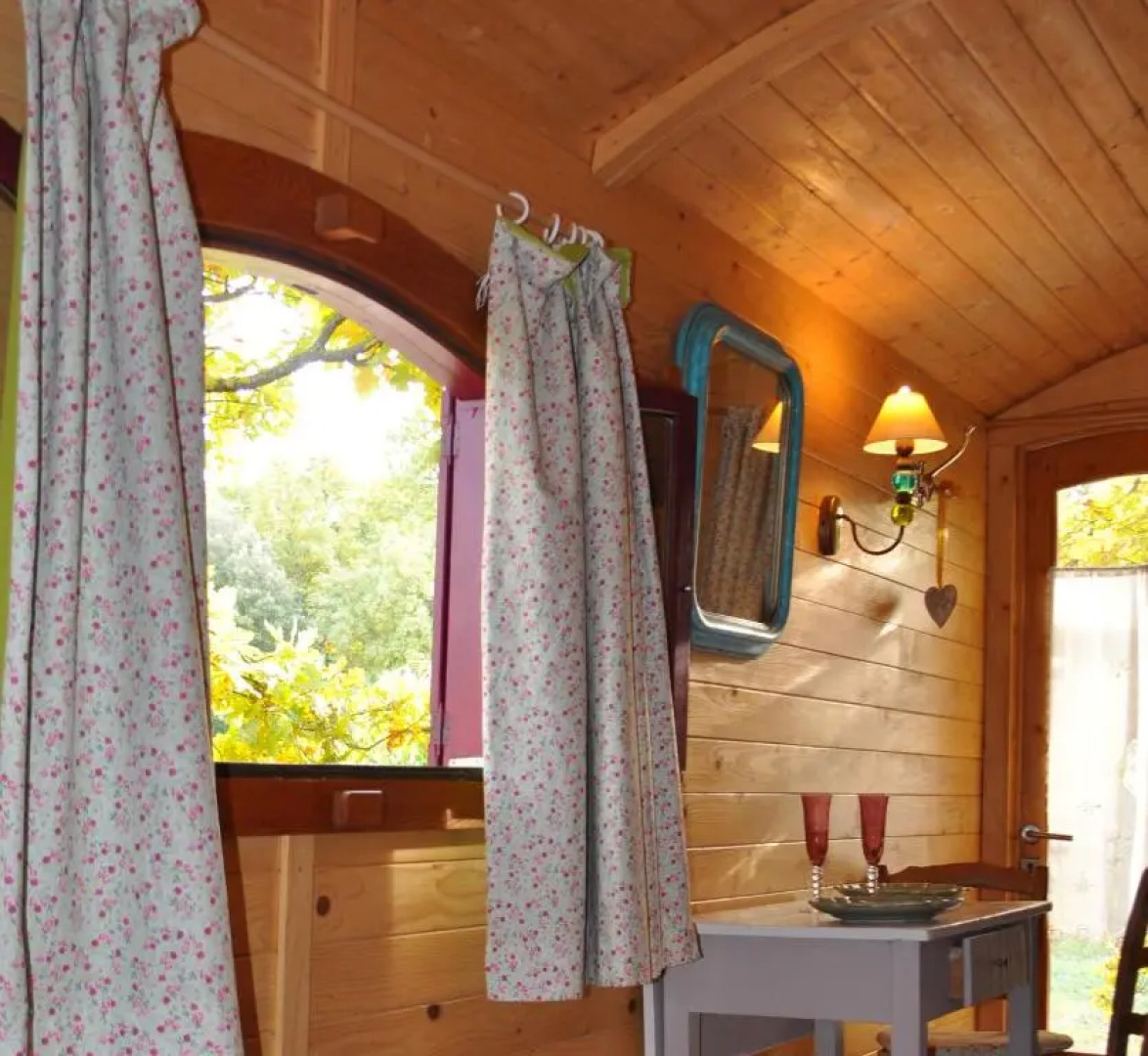 La roulotte Chic et Boheme