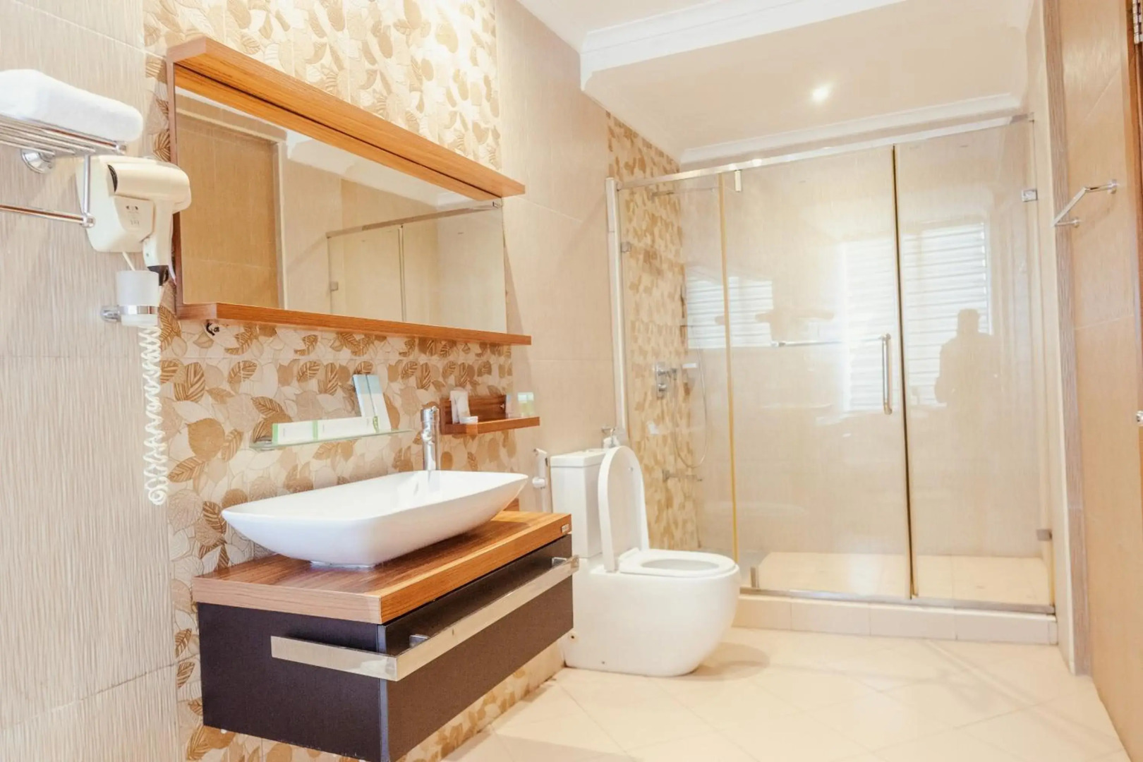 Tanga Beach Resort & Spa