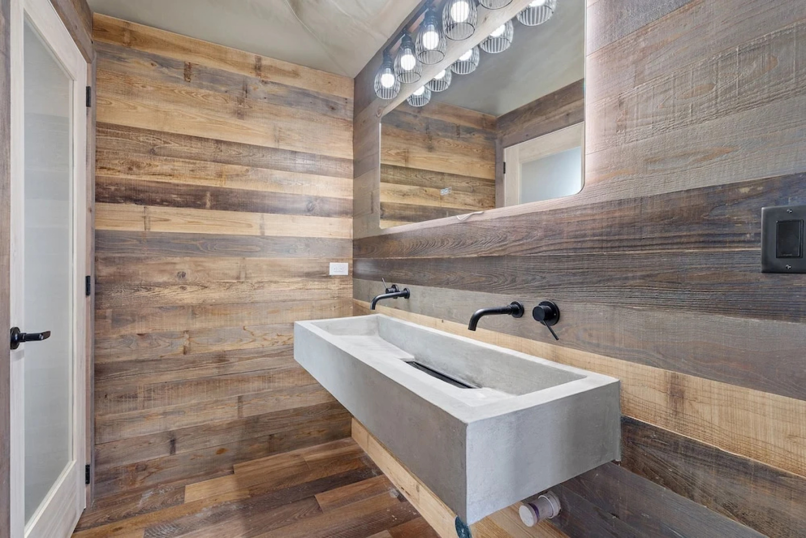 Outdoorsy Hill Country