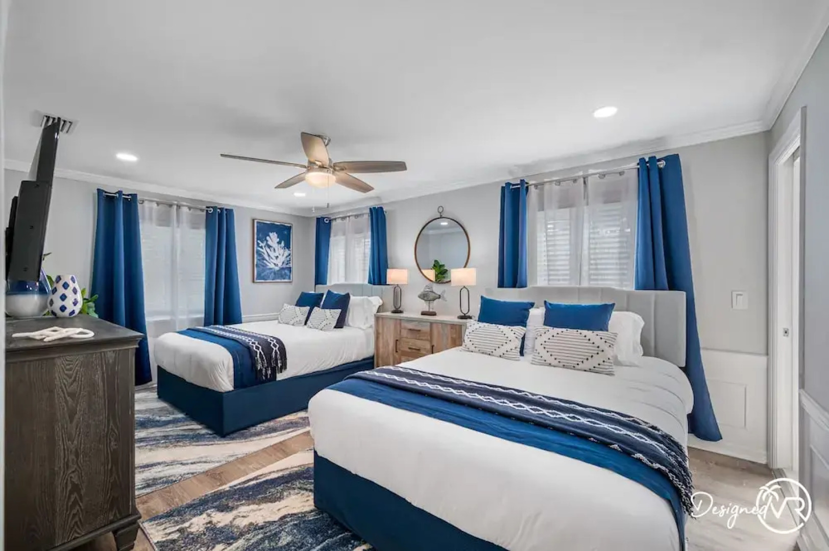 Chic 8BR with Heated Pool & Waterview