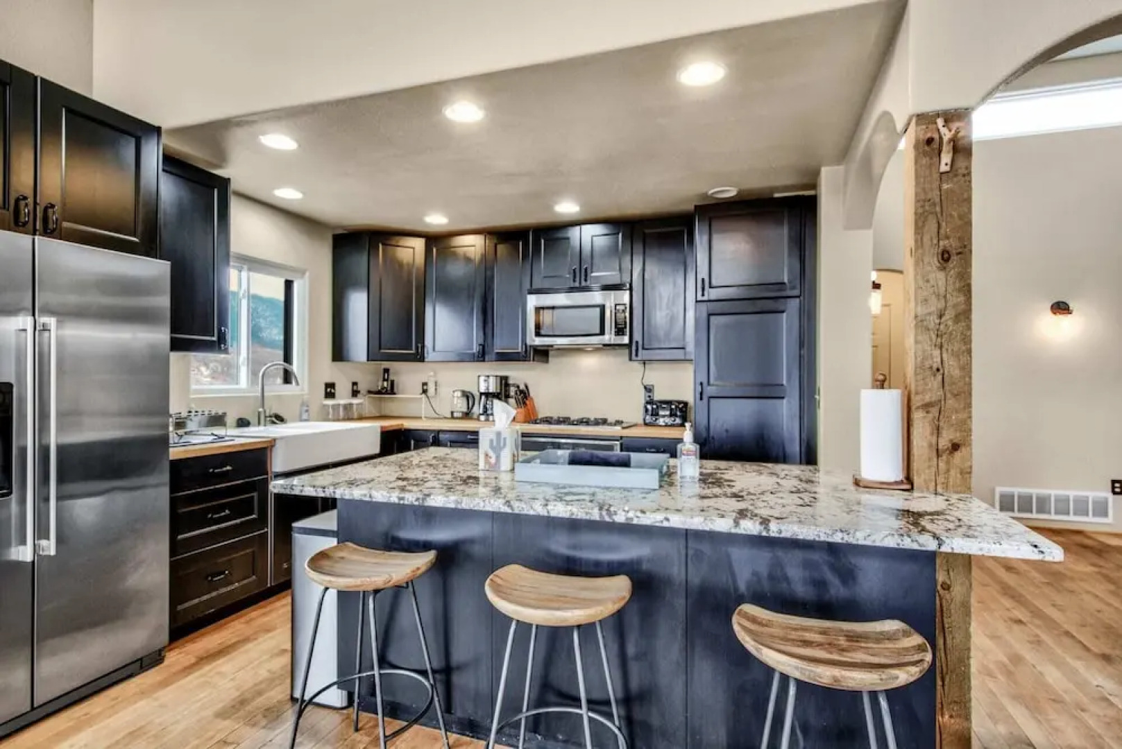 4brfireplace & Mountain Viewsdog-friendly & Hiking Nearby!