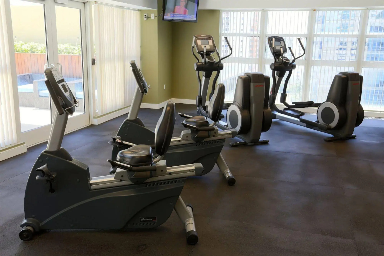 Pelican Residence at One Broadway