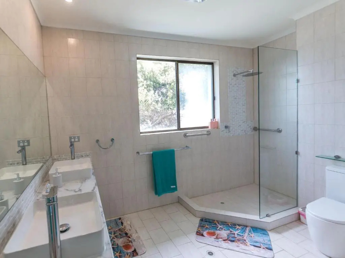 King of North Bay - 103 Gold Coast Drive