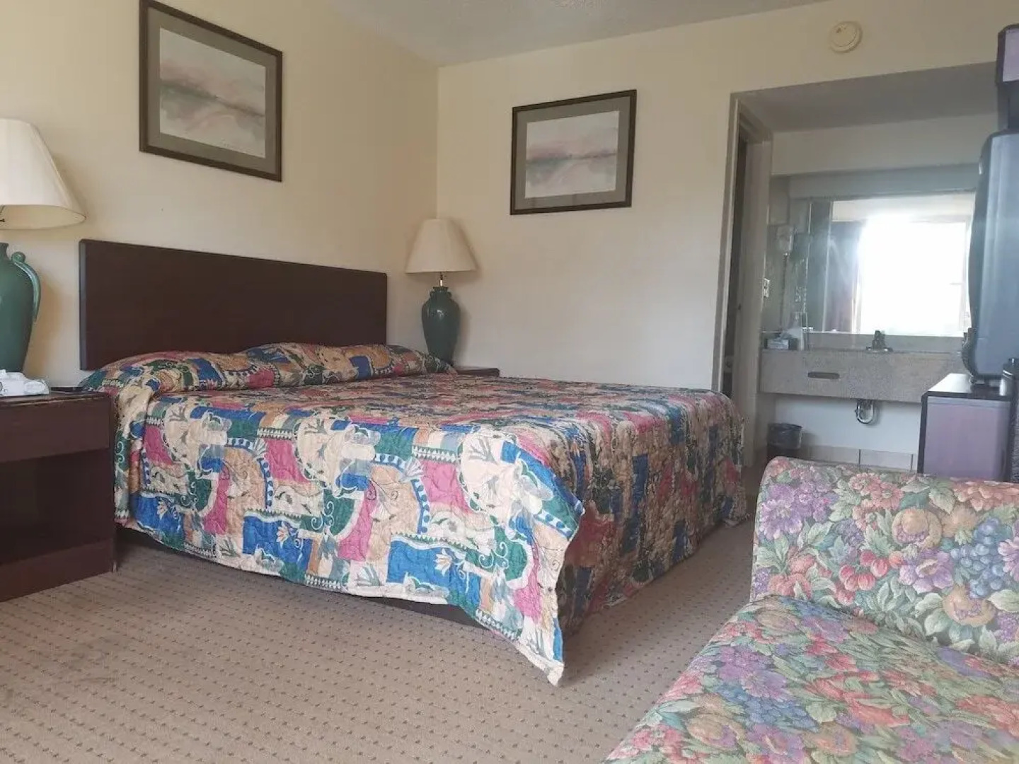 Econo Lodge Skippers