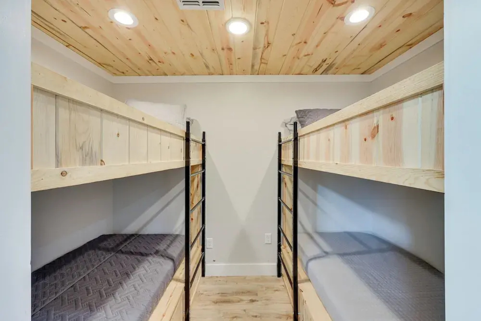 Riverfront 'caddo Shack' Home w/ Views & Fire Pit