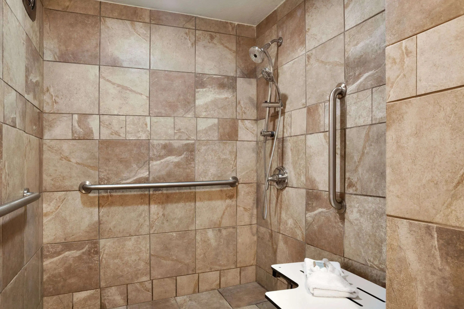 Travelodge by Wyndham Traverse City MI